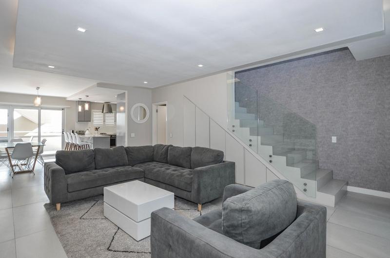 To Let 2 Bedroom Property for Rent in Dolphin Beach Western Cape